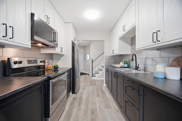 4 Raine Drive, Ajax - photo 20