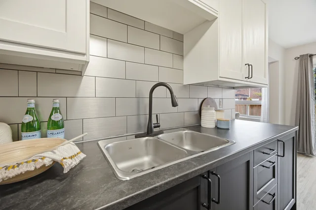 4 Raine Drive, Ajax - photo 24