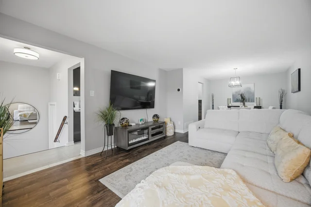 309 Royal Salisbury Way, Brampton - photo 11