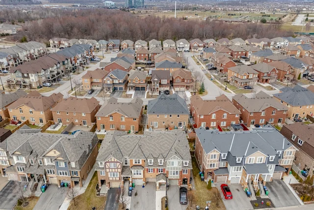 40 Memory Lane, Brampton - photo 1