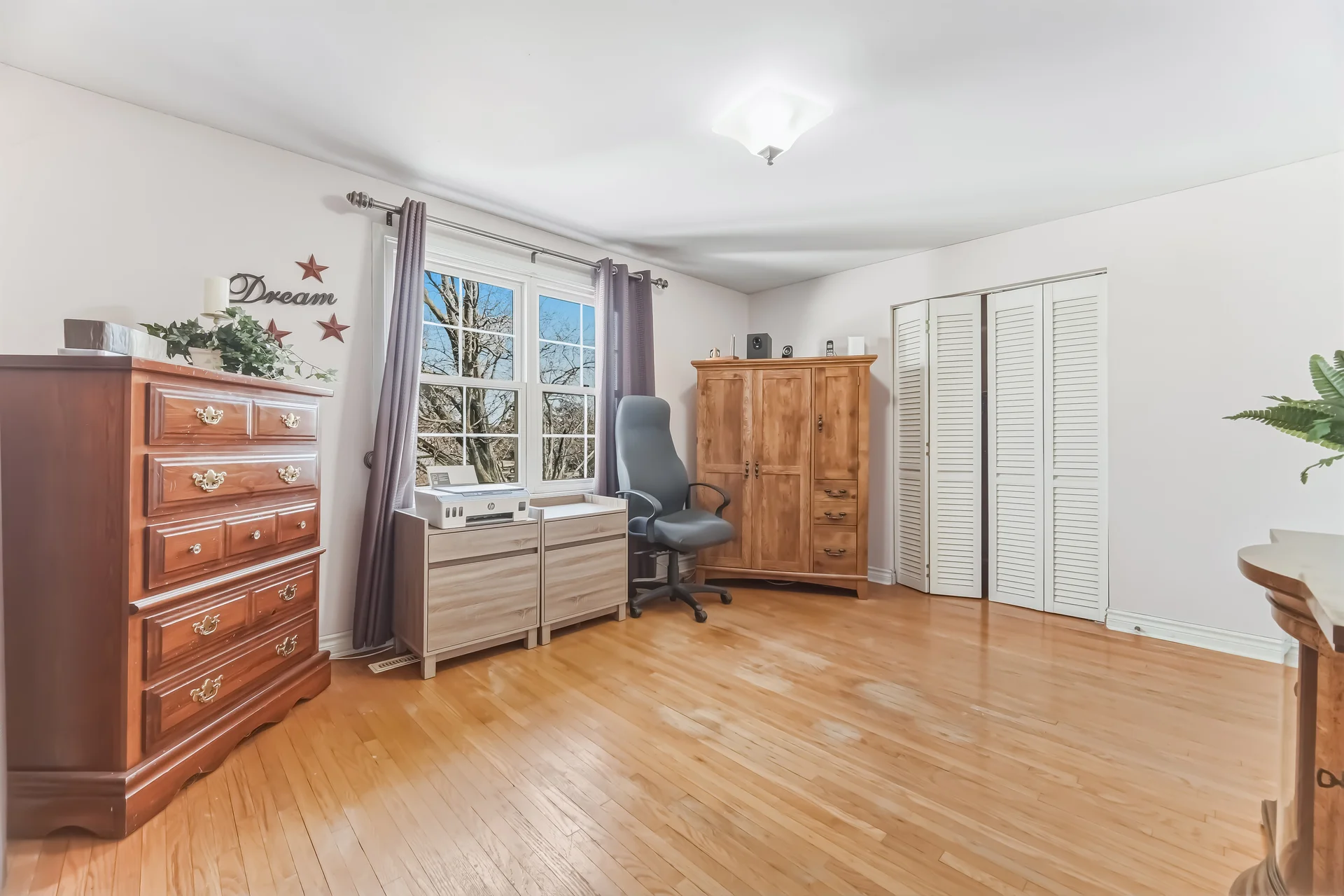 3553880
