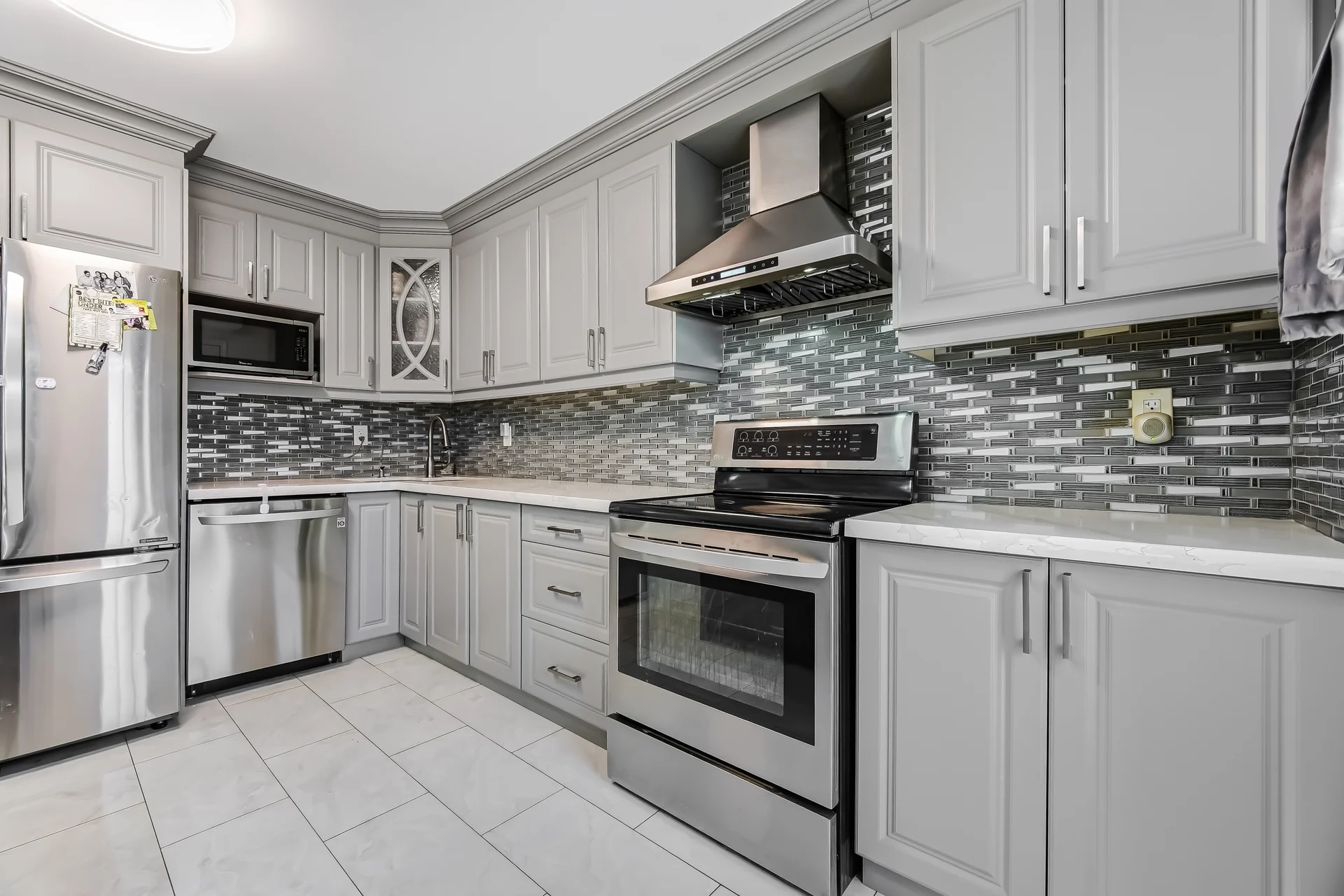 3556887