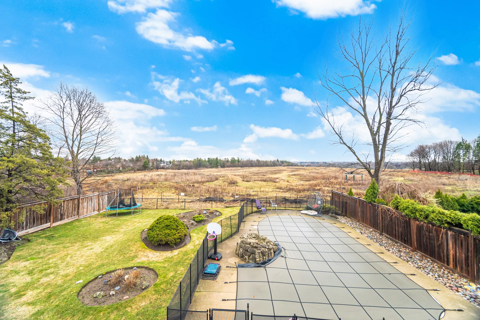 3557545