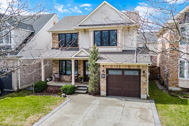 882 McDuffe Crescent, Milton - photo 1