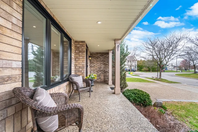 882 McDuffe Crescent, Milton - photo 6