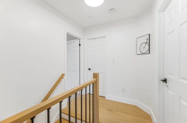 882 McDuffe Crescent, Milton - photo 21