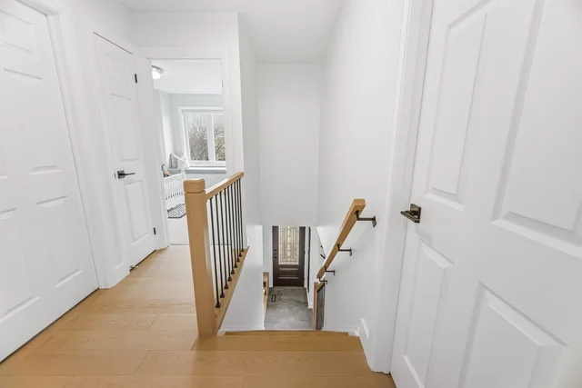 882 McDuffe Crescent, Milton - photo 33