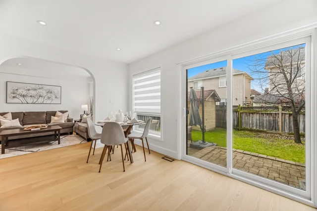 882 McDuffe Crescent, Milton - photo 43