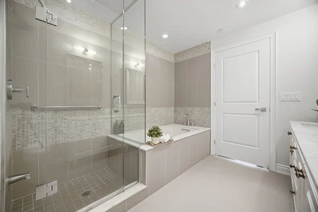 #825-3500 Lakeshore Road West, Oakville - photo 59