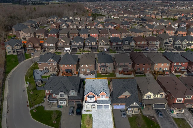 38 Blackberry Valley Crescent, Caledon - photo 3