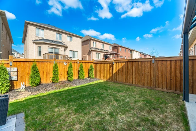 38 Blackberry Valley Crescent, Caledon - photo 98