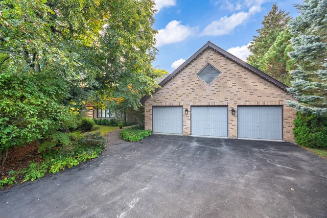 126 Curtis Crescent, King City - photo 2