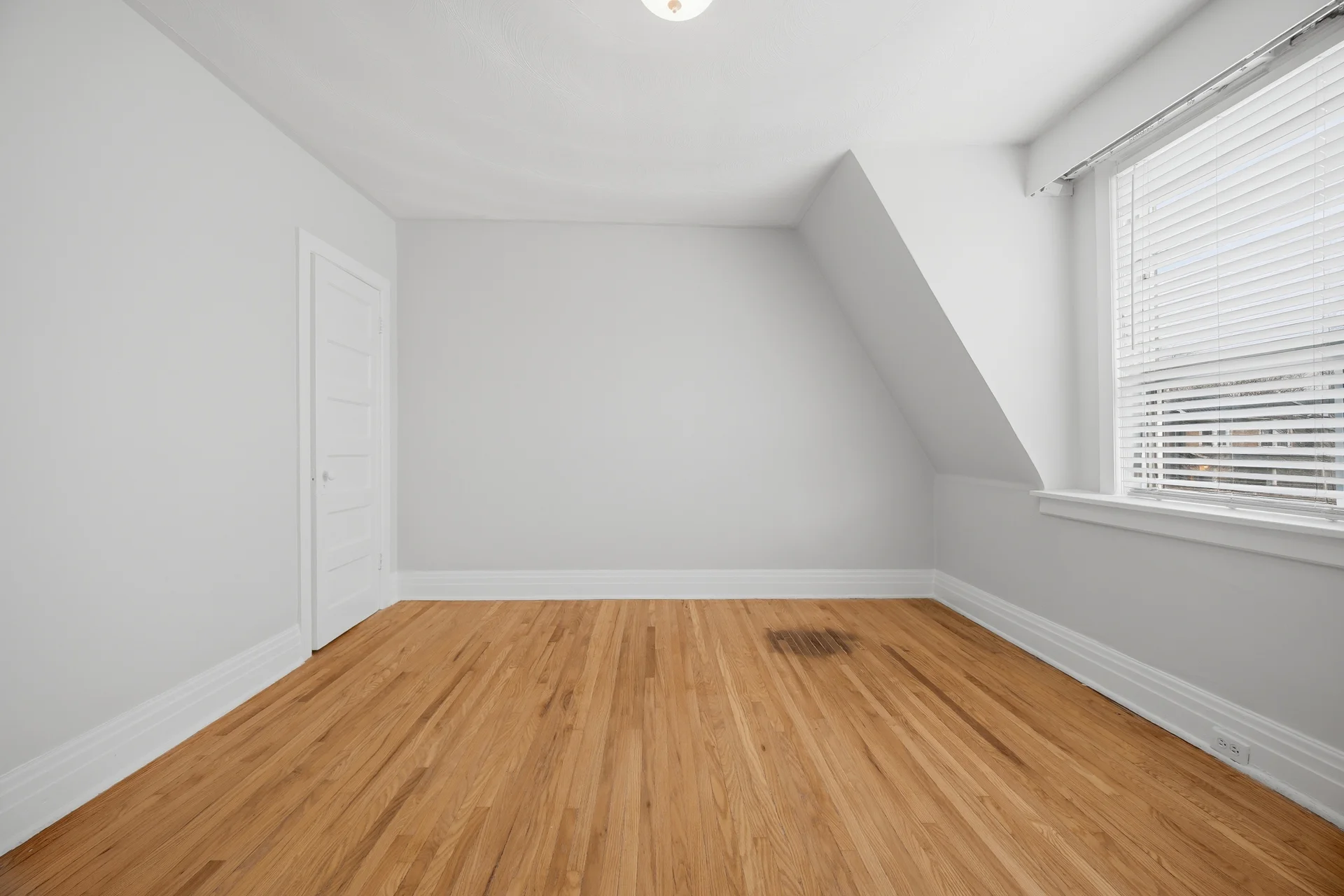 102 Bartlett Avenue, Toronto - photo 30