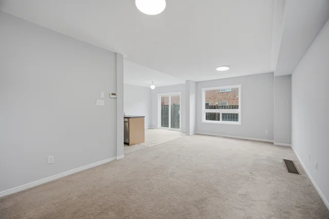 41 Hollingsworth Circle, Brampton - photo 19