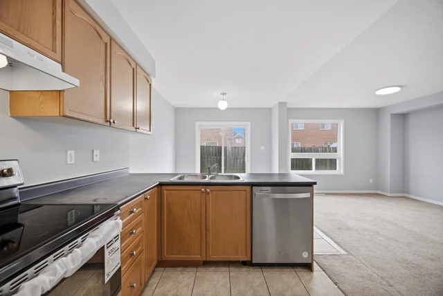 41 Hollingsworth Circle, Brampton - photo 28