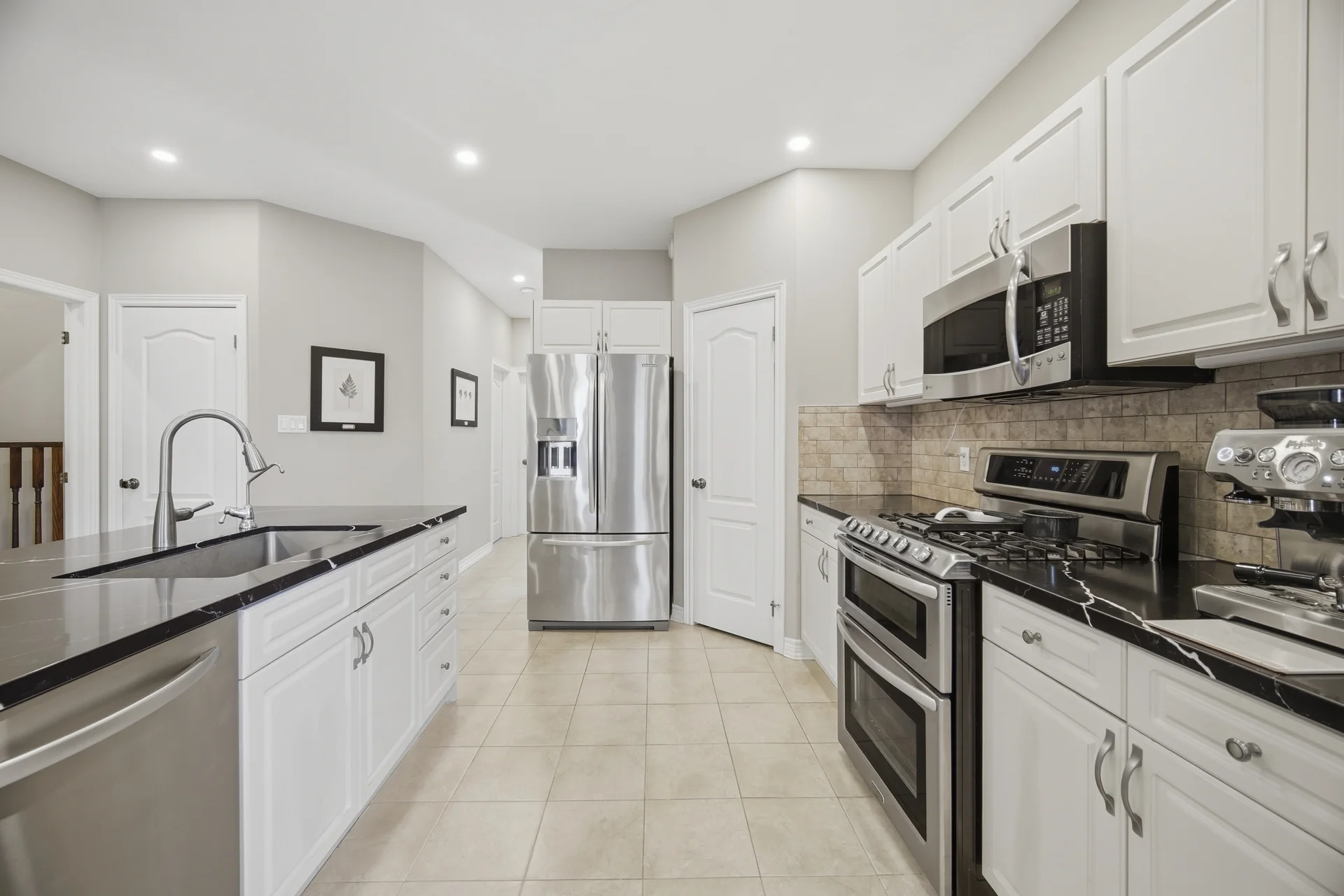 22 Wardlaw Avenue, Orangeville - photo 11