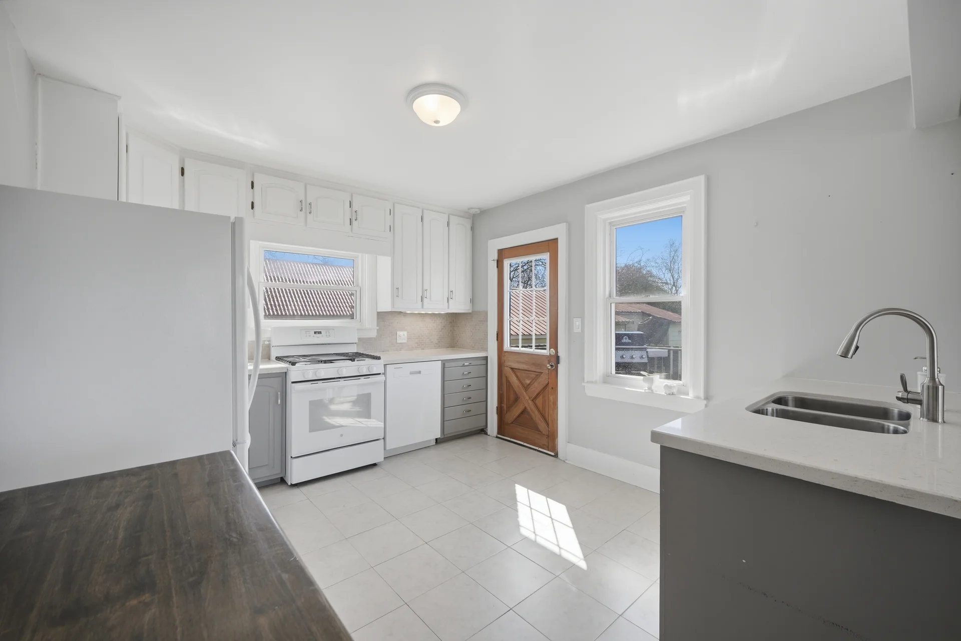 2203 Highway 2, Bowmanville - photo 27