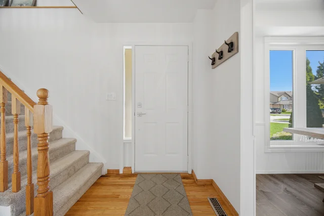2395 Arnold Crescent, Burlington - photo 9