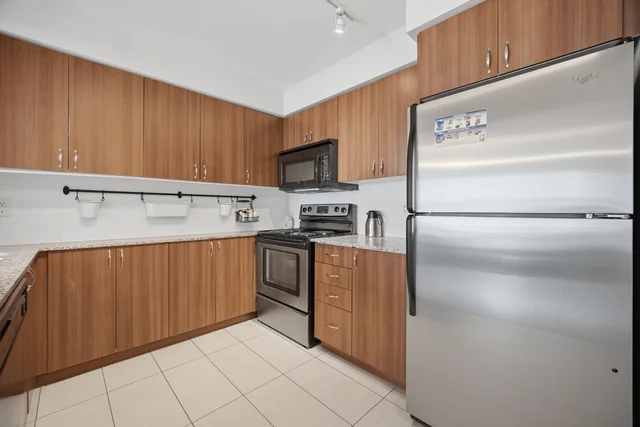 #702-1235 Bayly Street, Pickering - photo 14
