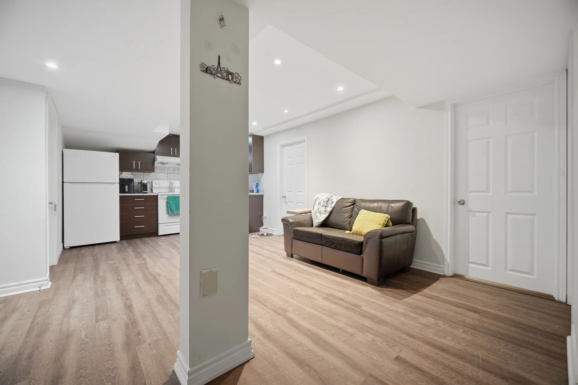 19 Ingleton Boulevard, Scarborough - photo 54