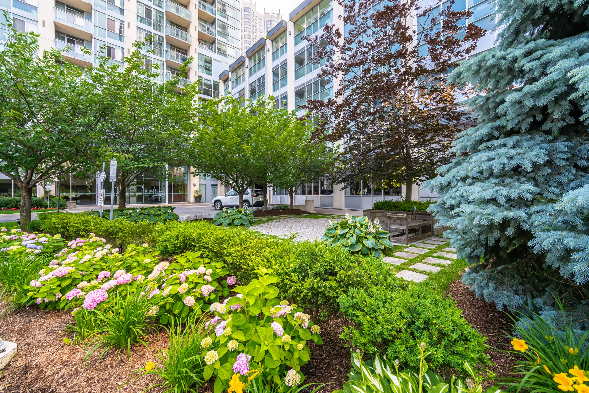 #402-225 Webb Drive, Mississauga - photo 3