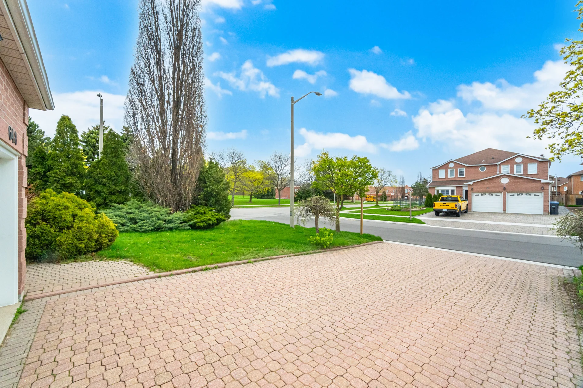 648 Esprit Crescent, Mississauga - photo 9