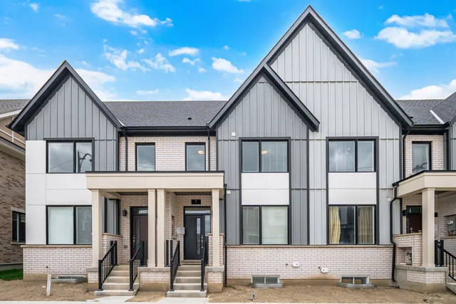 7 Moosehead Drive, Brampton - photo 1