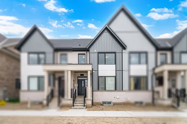 7 Moosehead Drive, Brampton - photo 2