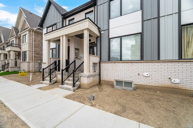 7 Moosehead Drive, Brampton - photo 5