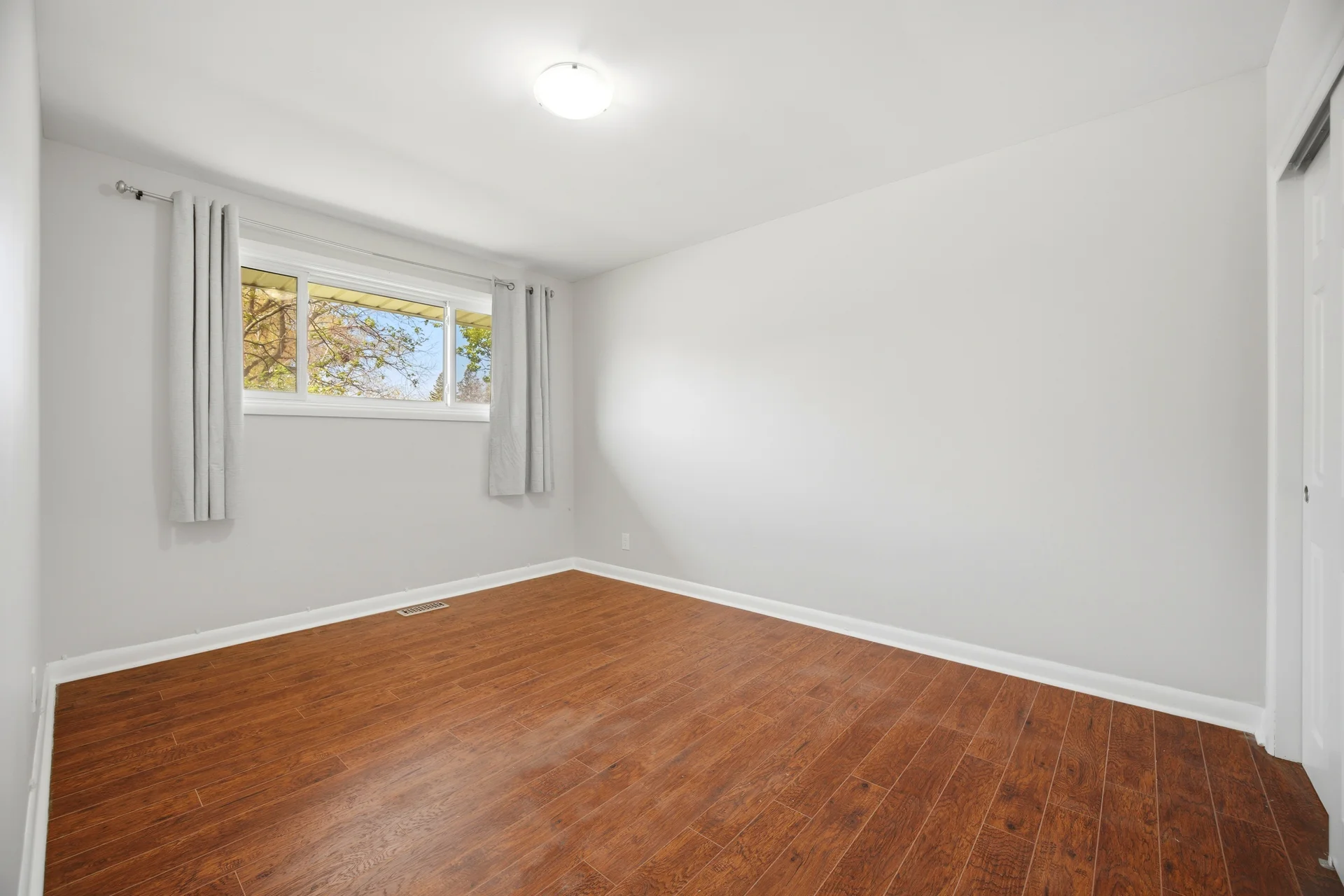 1461 Moss Glen Road, Burlington - photo 27