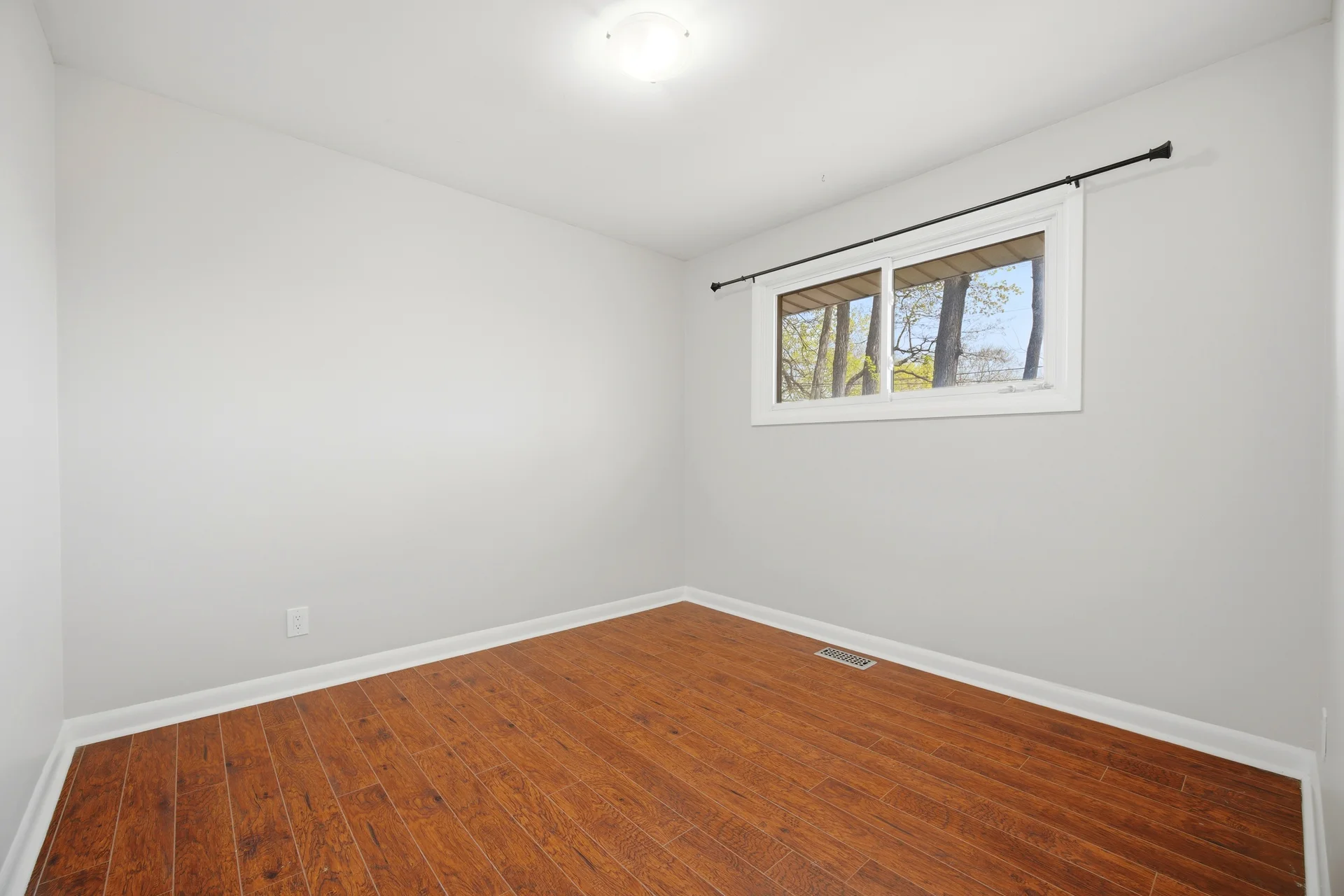 1461 Moss Glen Road, Burlington - photo 30