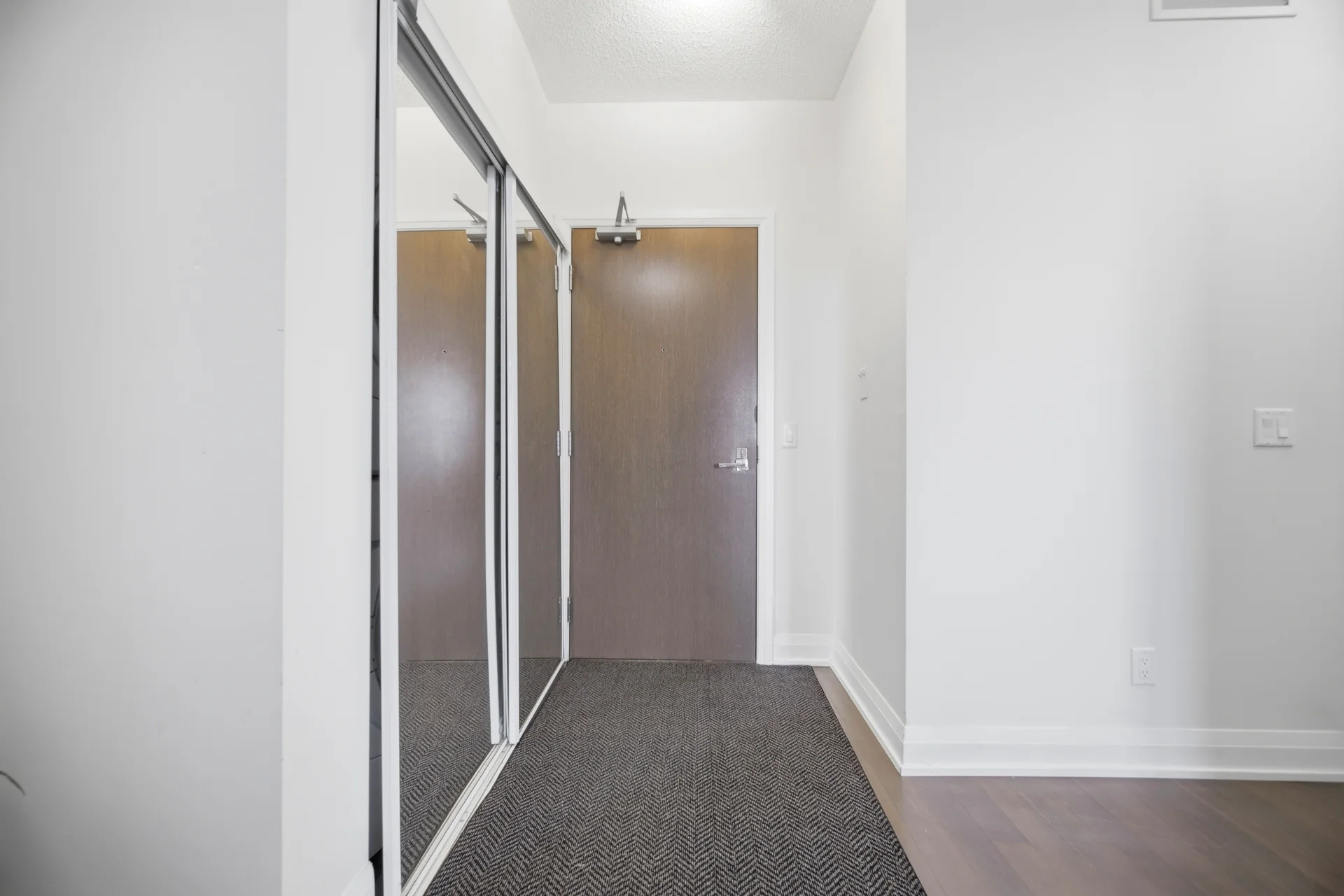 #612-85 North Park Road, Thornhill - photo 8
