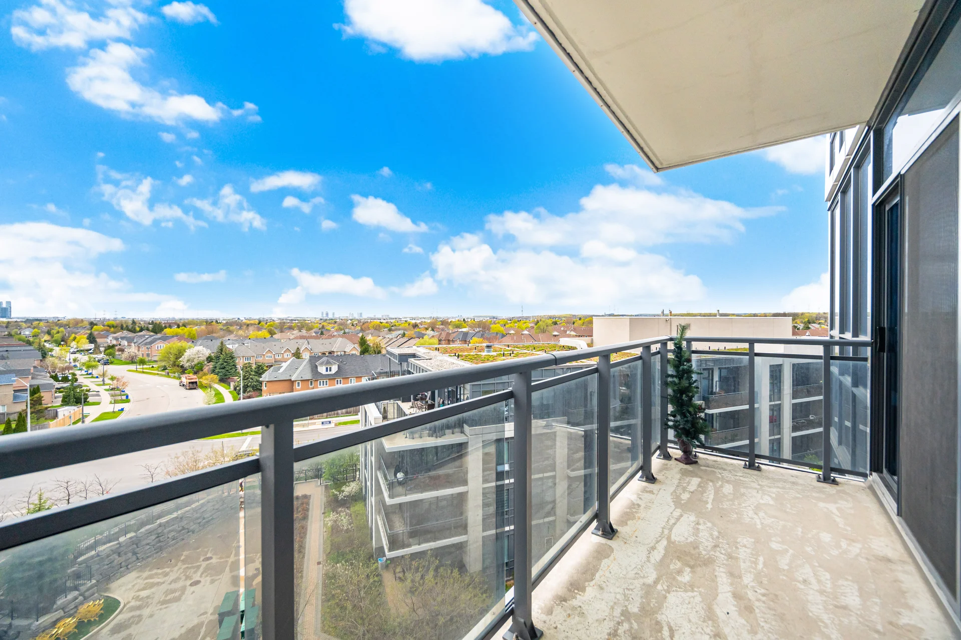 #612-85 North Park Road, Thornhill - photo 32