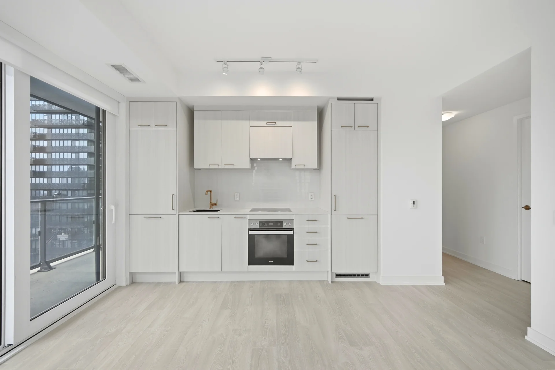#2409-634 Church Street, Toronto - photo 9