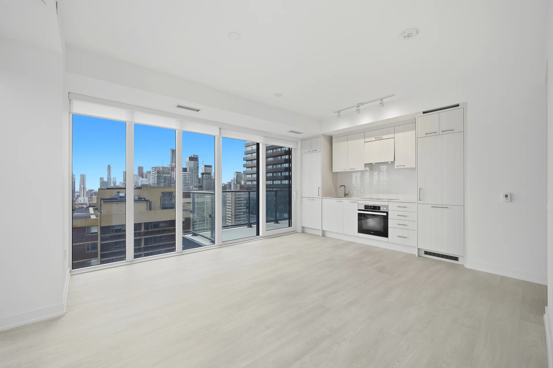 #2409-634 Church Street, Toronto - photo 14