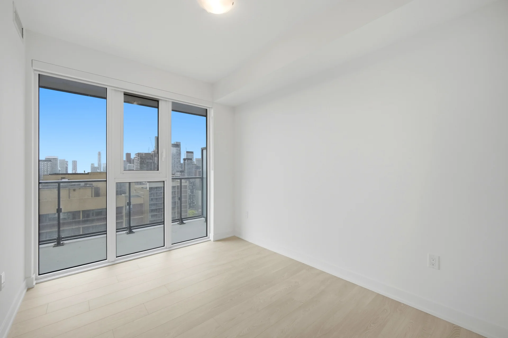 #2409-634 Church Street, Toronto - photo 17