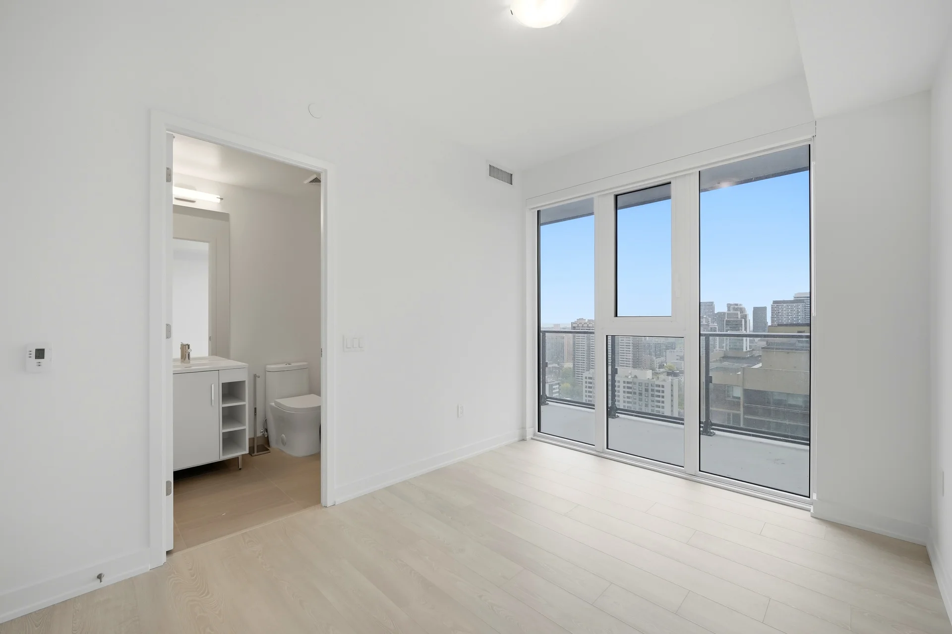 #2409-634 Church Street, Toronto - photo 18