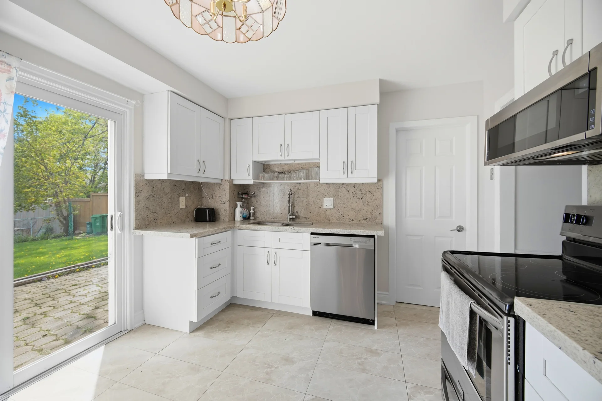 3595161