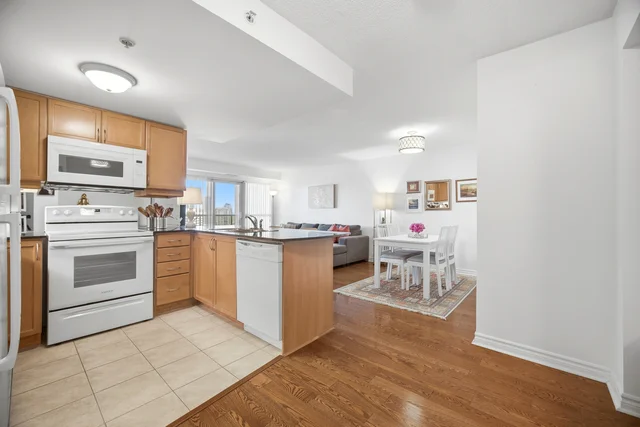 #1508-350 Princess Royal Drive, Mississauga - photo 10