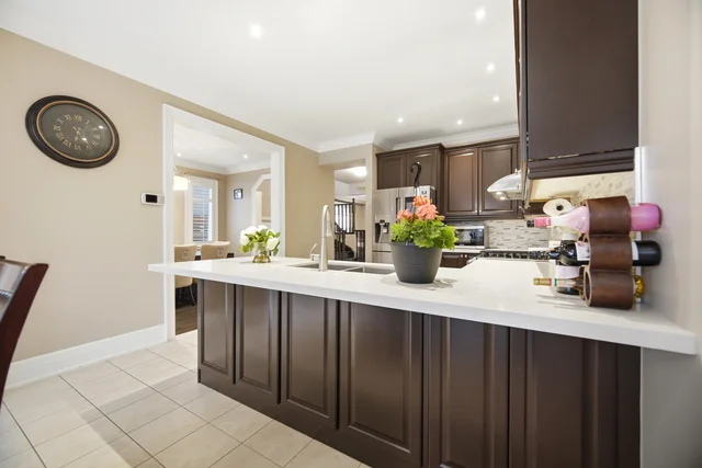23 Mission Ridge Trail, Brampton - photo 19