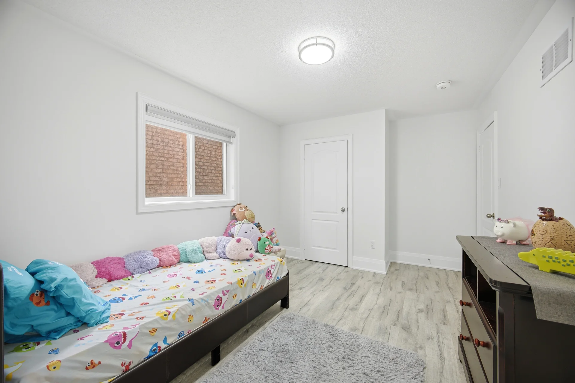 3599689
