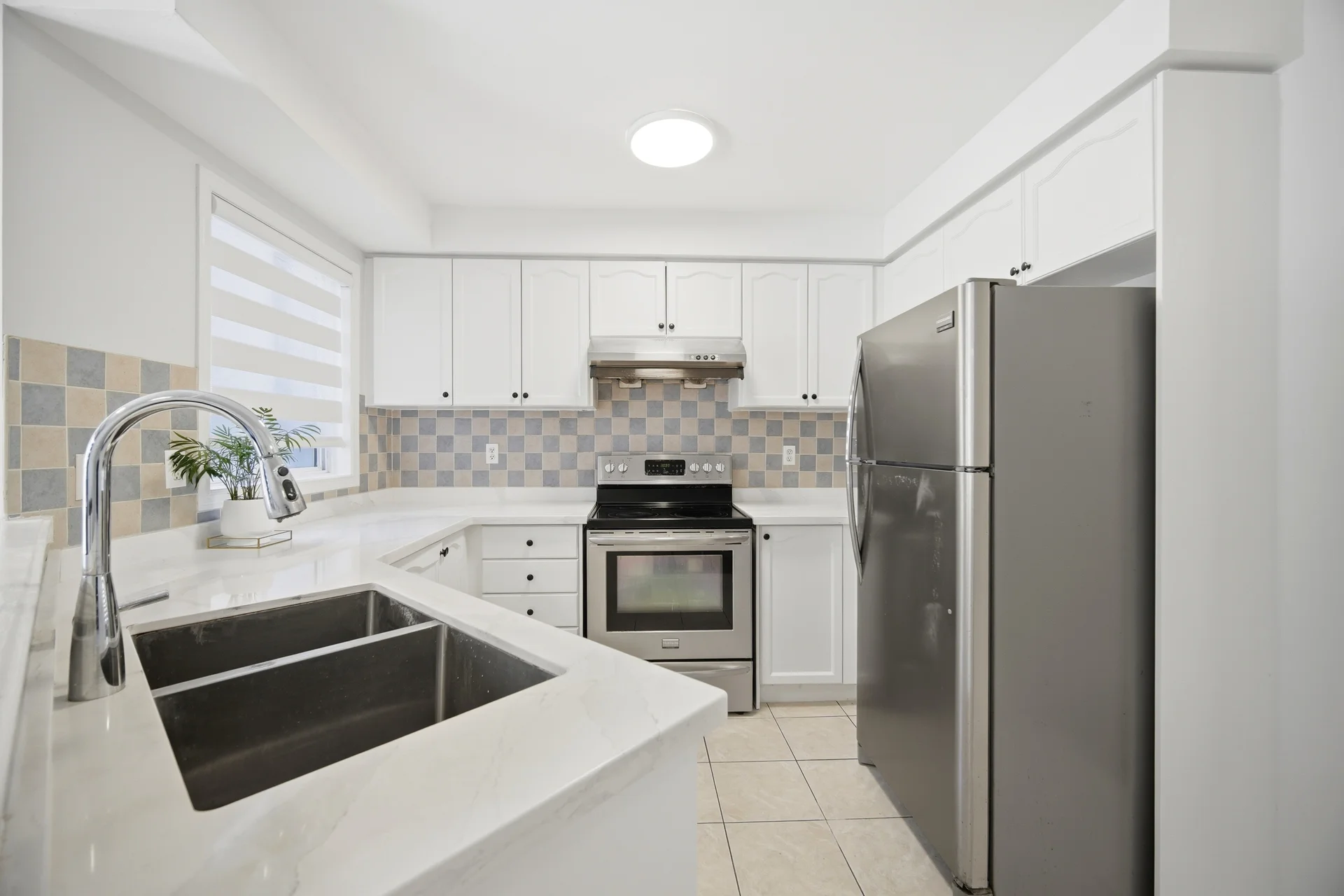 32 Laurelhurst Crescent, Woodbridge - photo 14