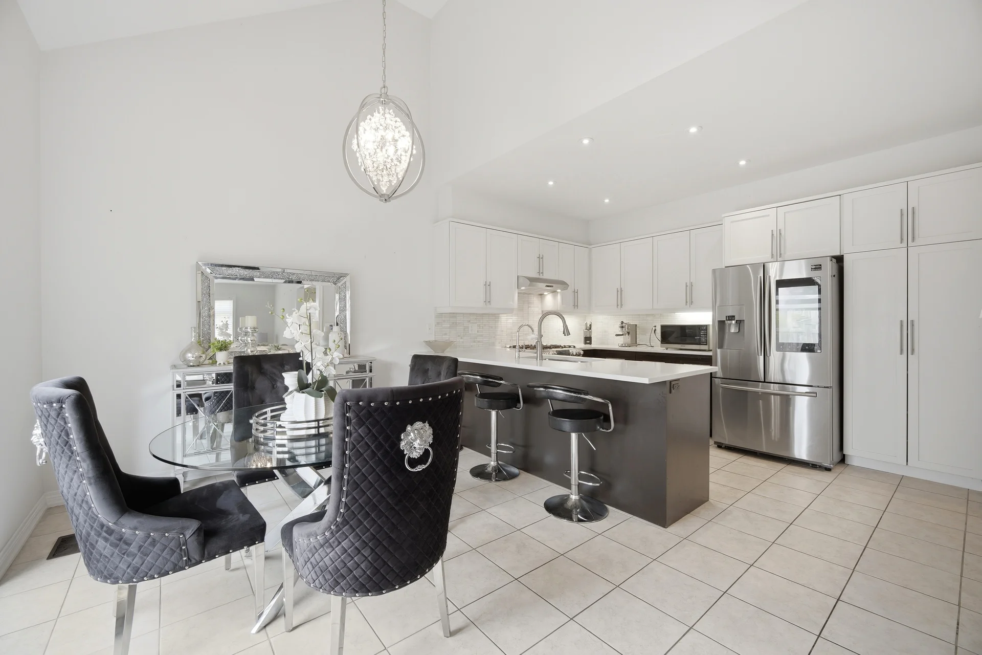 3604426