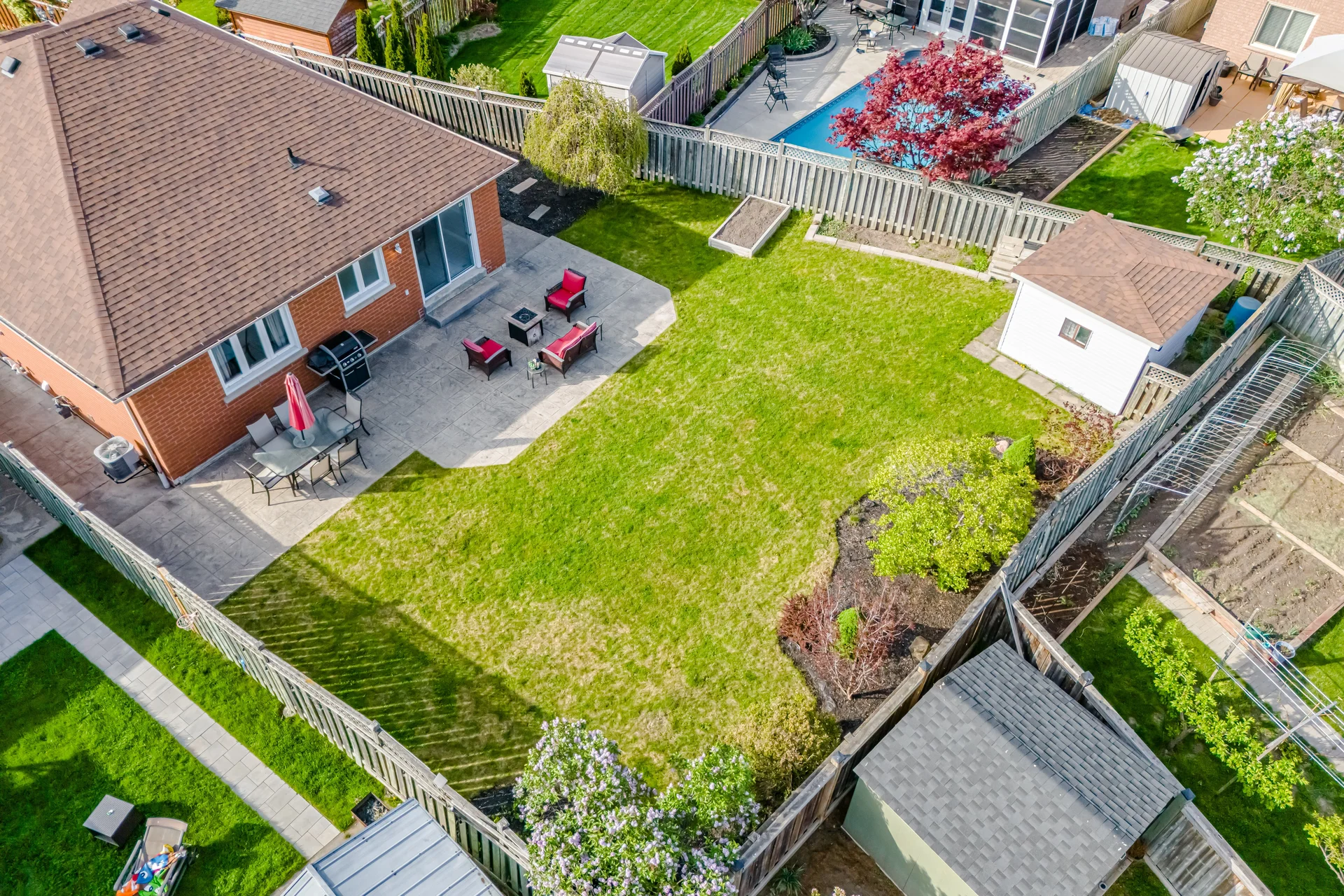 3605598
