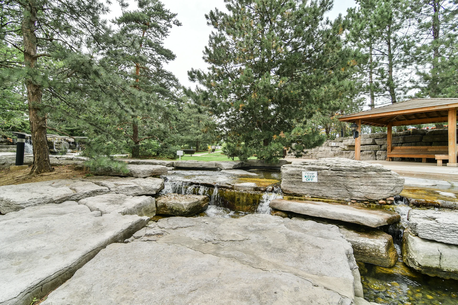 3606588