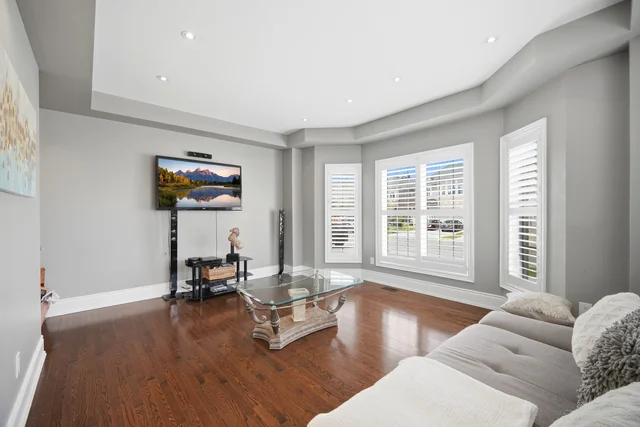 95 Retreat Boulevard, Woodbridge - photo 22