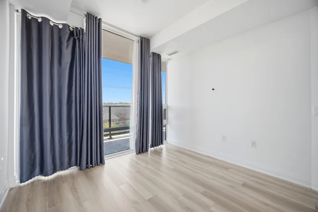#626-4800 Highway 7, Vaughan - photo 32