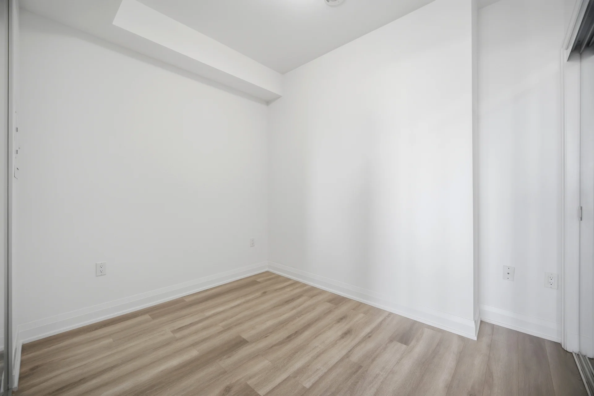 #626-4800 Highway 7, Vaughan - photo 25