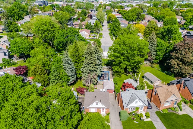 29 Westleigh Crescent, Etobicoke - photo 1