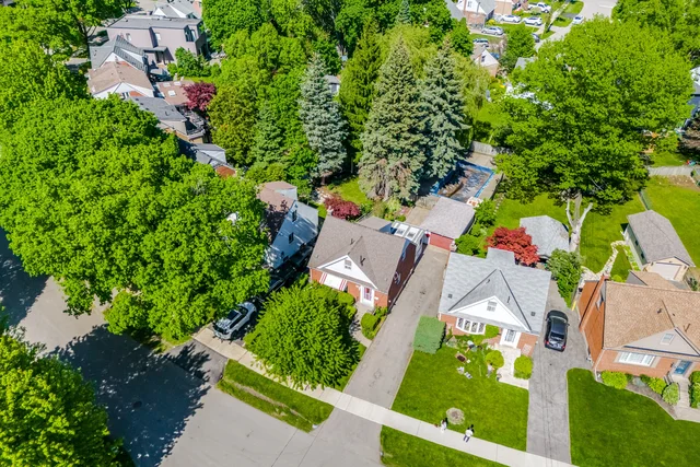 29 Westleigh Crescent, Etobicoke - photo 2